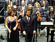 Andrea Liebreknecht und Anthony Hermus mit den Bochumer Sinfonikern beim Festlichen Abschlusskonzert 2005