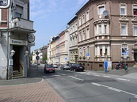 Das Bild zeigt einen Abschnitt der Straße Hohler Weg