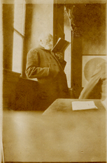 Das Bild zeigt Ernst Danz im Unterricht, 1897