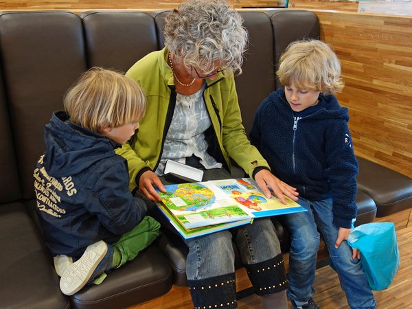 Ehrenamtliche Vorlese-Paten werden für Iserlohner Grundschulen gesucht. 