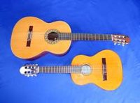 Gitarre und Kindergitarre