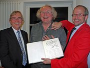 Bürgermeister Dr. Peter Paul Ahrens, Herbsttage-Gastkünstler und „Neu-Iserlohner“ Reinhold Friedrich und Musikdirektor Paul Breidenstein