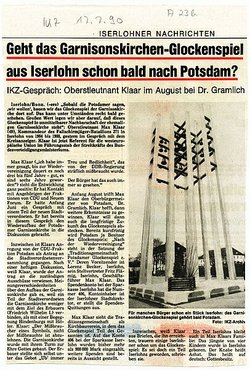 Das Bild zeigt einen Artikel im Iserlohner Kreisanzeiger zu den Plänen, den Iserlohner Nachbau des Glockenspiels der Garnisonkirche in Potsdam aufzubauen, 17. Juni 1990 (Stadtarchiv Iserlohn) 