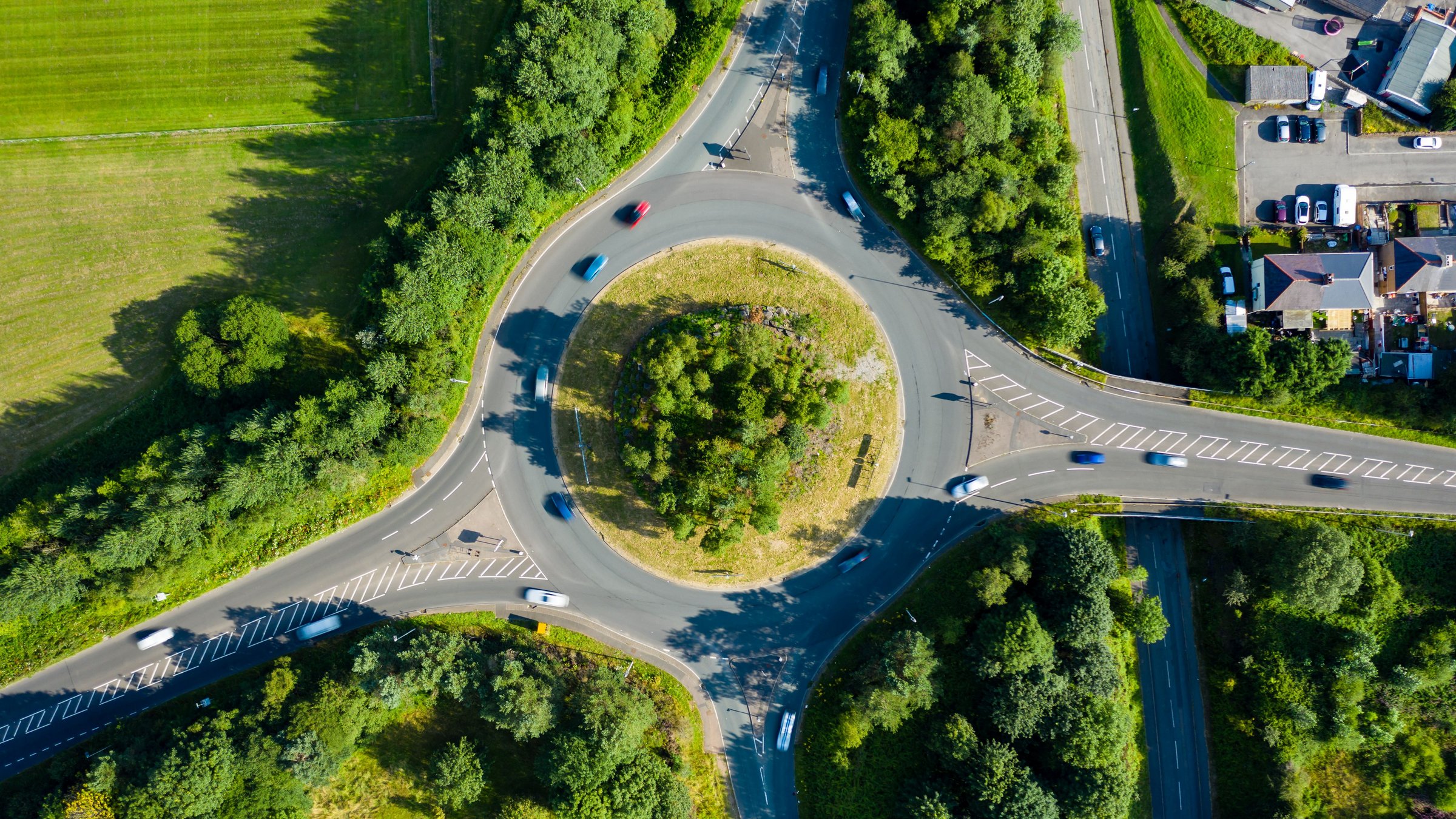 Das Bild zeigt einen Kreisverkehr