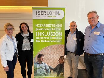 Das Bild zeigt v.l.: Heike Brauckmann, Meliha Sejdic, Andreas Biedermann, Werner Glaske