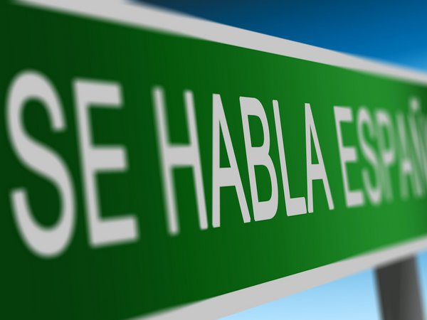 Spanisch ist Amtssprache in 21 Ländern und ist deshalb als Weltsprache anzusehen.