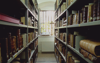 Das Bild zeigt eine Innenaufnahme der Varnhagen'schen Bibliothek