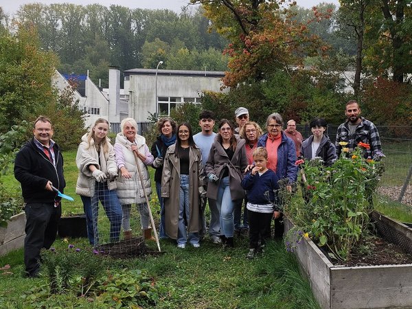 Mitmach-Aktion im Begegnungsgarten Heide-Hombruch 