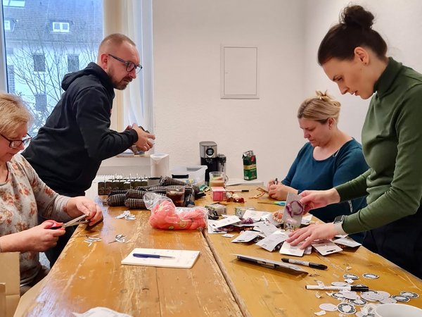 2000 Geschenkpakete hat der Verein "Vereinte Ukrainer e. V." für Menschen in Ternopil eingepackt.