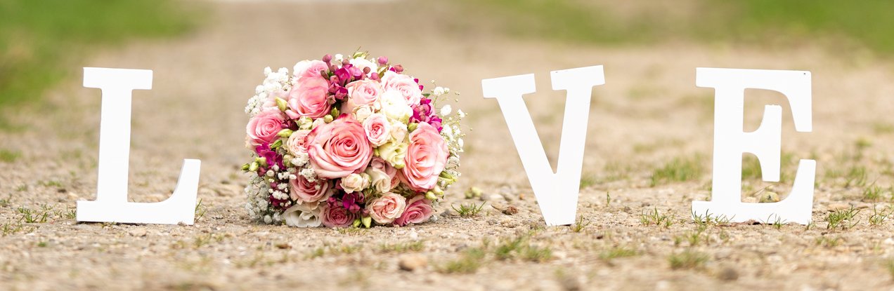 Buchstaben "LOVE"