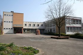 Das Bild zeigt die Grundschule Bartholomäus.