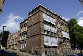 Das Bild zeigt die Burgschule.