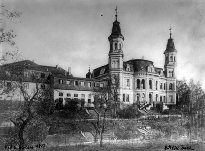 In der Villa Herbers samt Anbauten, Gartenstraße 53, war für die Dauer der Ruhrbesetzung (1923 – 1925) die preußische Schutzpolizei aus Gelsenkirchen untergebracht. Das 1876 errichtete Gebäude wurde 1966 für den Bau des Gartenbads gesprengt. Fotogr