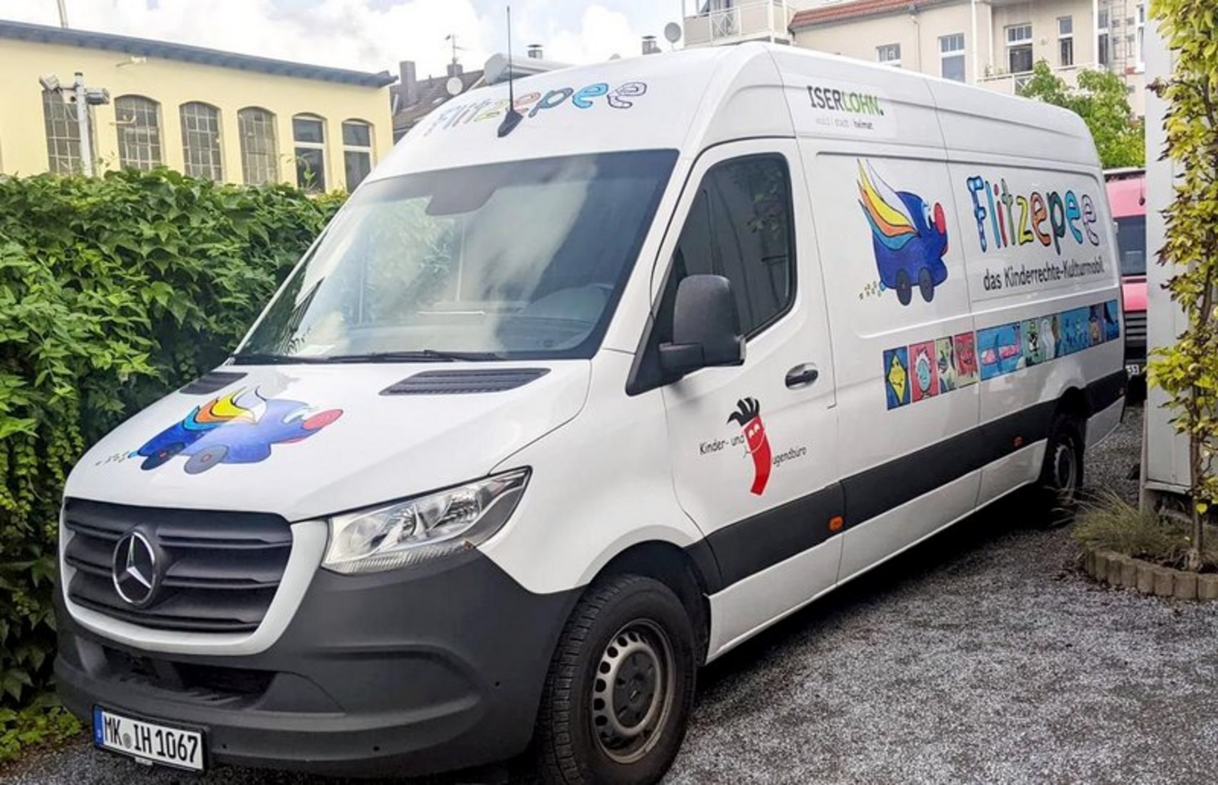 Das Bild zeigt das Kinderrechte-Kulturmobil