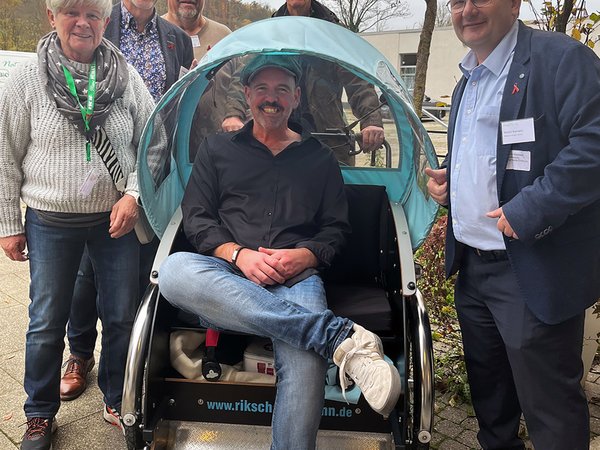 Gesundheitsexperte Doc Esser lobte den Ausbau der Seniorenbegleitung in Iserlohn als ein gutes Zeichen für ein starkes Ehrenamt mit präventiver Wirkung.
