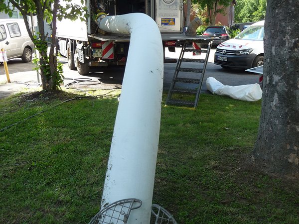 Im Ortsteil Sümmern werden mit Hilfe von "Schlauchlinern" weitere 500 Meter des öffentlichen Kanalnetzes saniert.