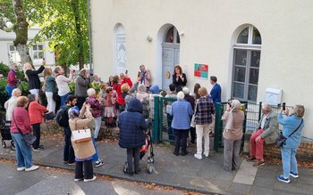 Einweihung der Informationstafel für Fanny van Hees (Foto: Privat)