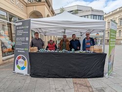 Das Bild zeigt den Infostand.
