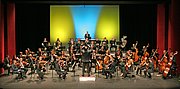 Das Bild zeigt das Philharmonische Orchester Hagen unter Leitung seines Generalmusikdirektors Florian Ludwig beim Abschlusskonzert am 27.9.2009.