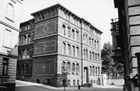 Das Bild zeigt das Schulgebäude Bleichstraße 33
