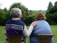 Das Bild zeigt eine Mitarbeiterin der Notfallseelsorge