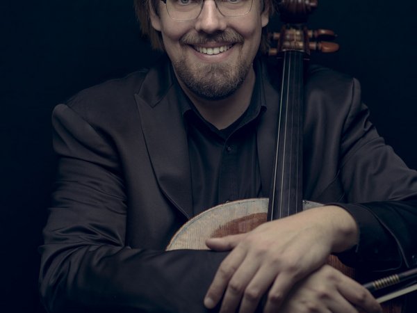 Wolfgang Emanuel Schmidt, Violoncello