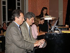 A. und J. Paratore mit Kursteilnehmern beim Konzert der Meisterstudenten