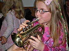 Ein Kind im "Instrumentenkarussell"