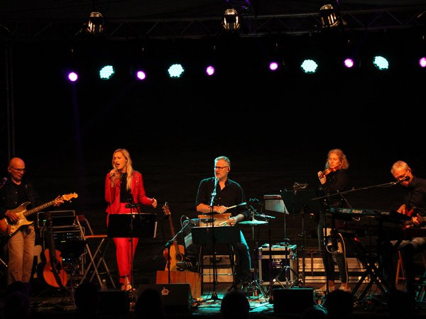 Bei Good Wood ist der Bandname, Programm.