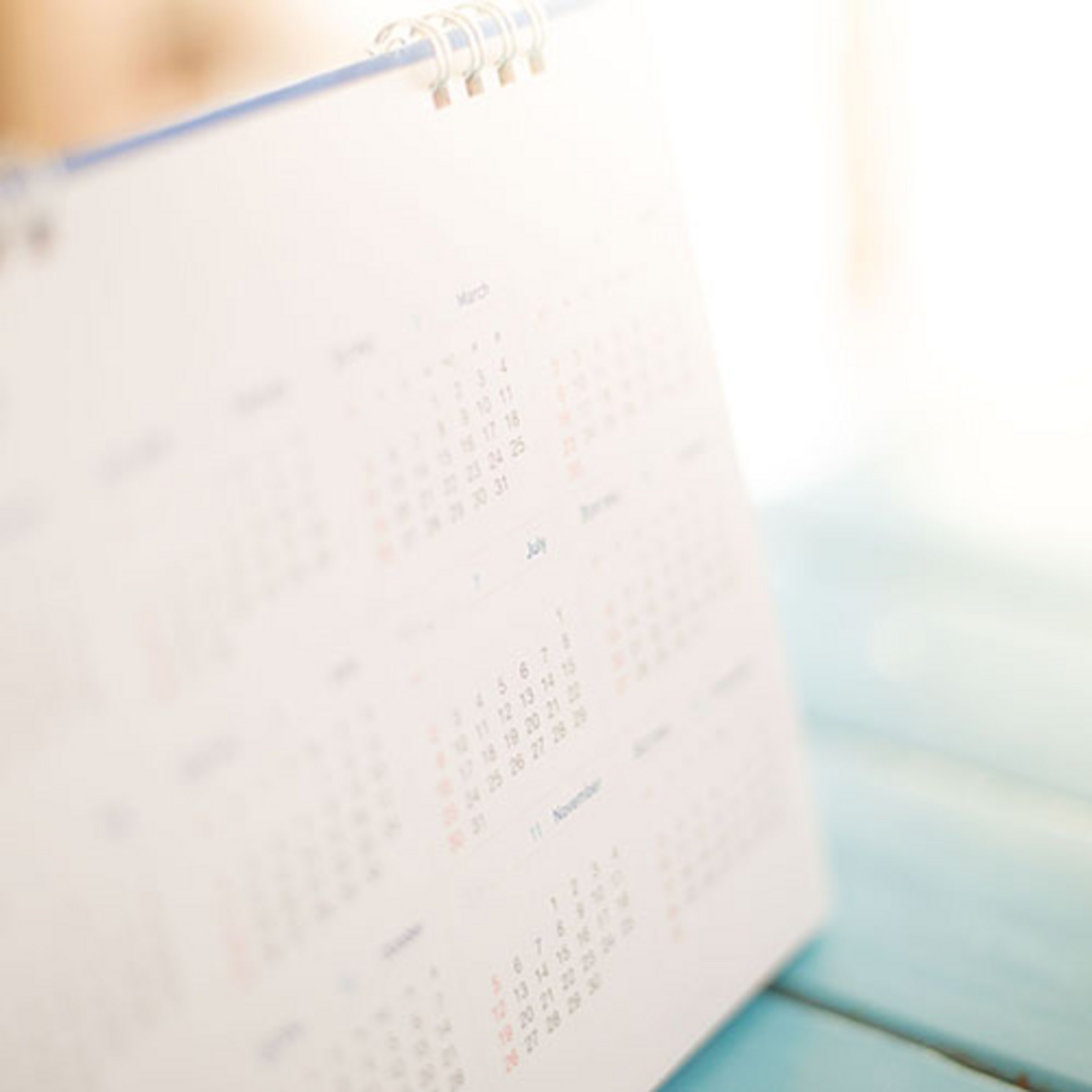 Das Bild zeigt einen Kalender.