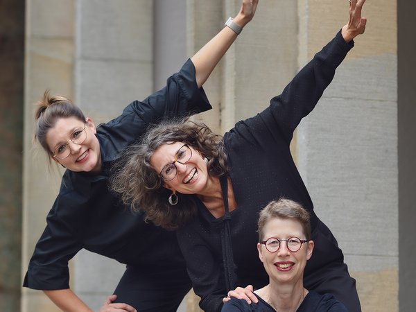 (V.l.n.r.) Anna Hendriksen, Mirjam Hardenberg und Anja Speh bilden das Trio für Flöte, Cello und Klavier nach Louise Farrenc.
