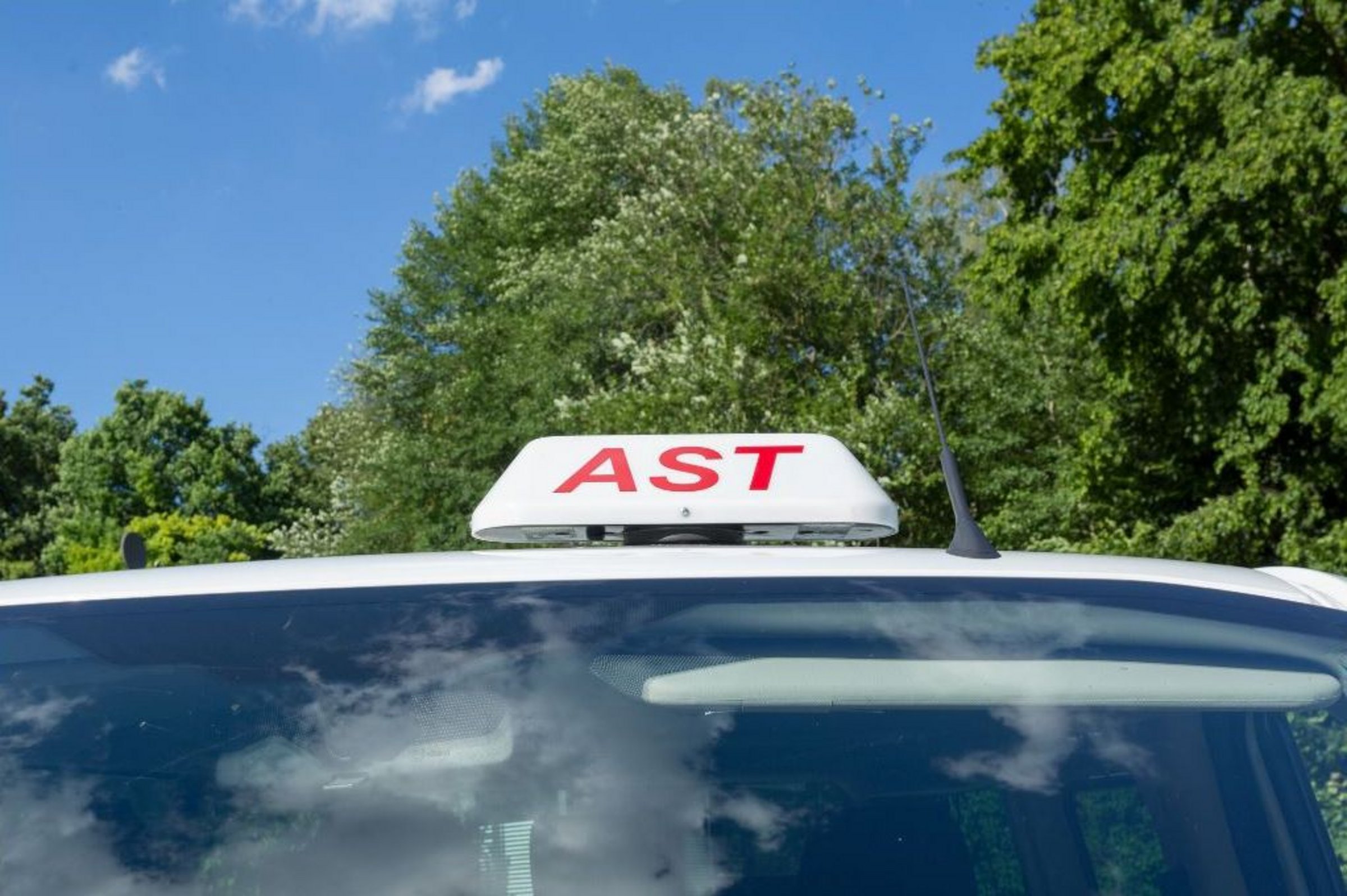 Das Bild zeigt das Dach eines AnrufSammelTaxis