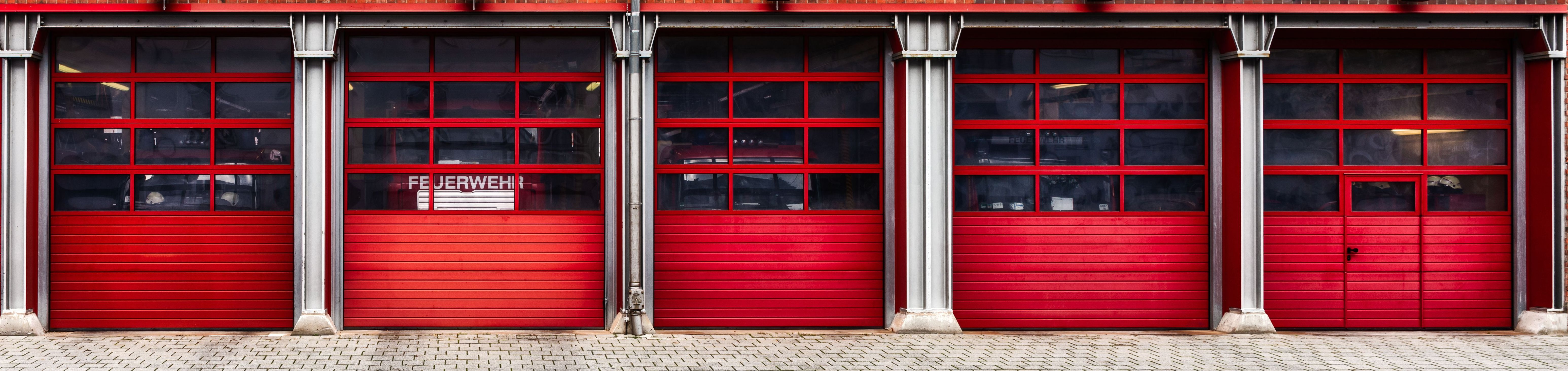 Das Bild zeigt eine Feuerwache