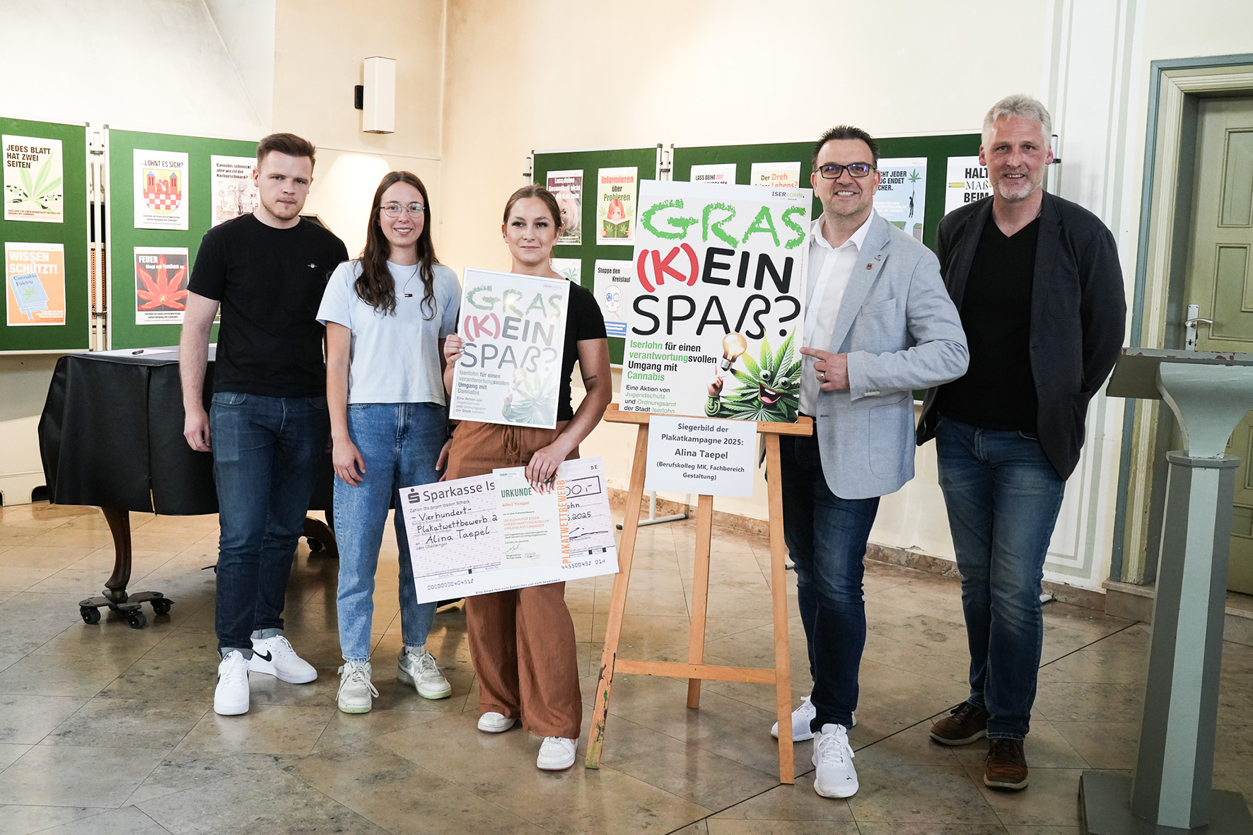 Siegerehrung Plakatausstellung „Iserlohn für einen verantwortungsvollen Umgang mit Cannabis“