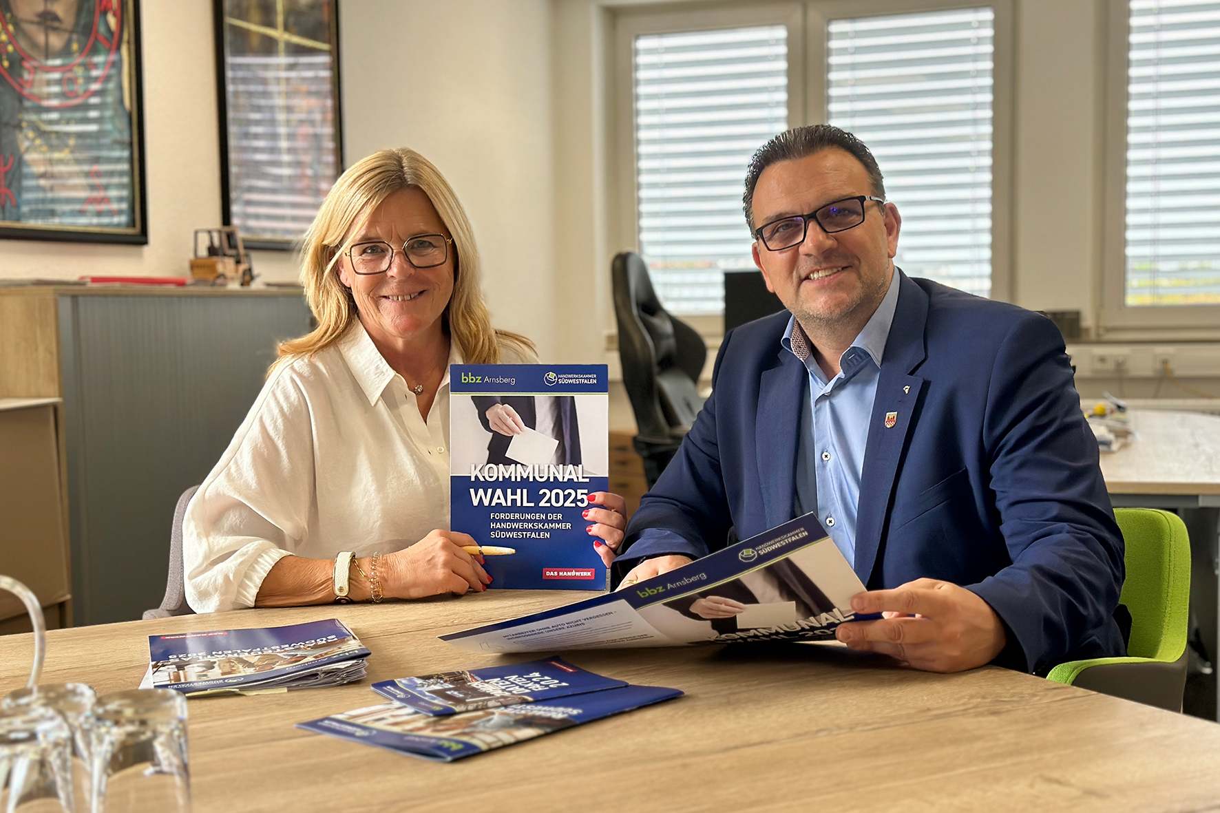 Die Handwerkskammer Südwestfalen zu Besuch bei Bürgermeister Michael Joithe.  Die Handwerkskammer Südwestfalen zu Besuch bei Bürgermeister Michael Joithe.