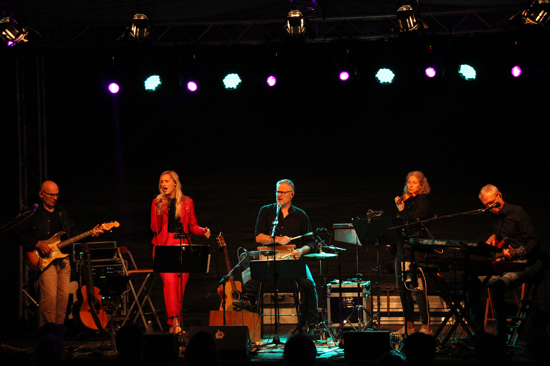 Bei Good Wood ist der Bandname, Programm.