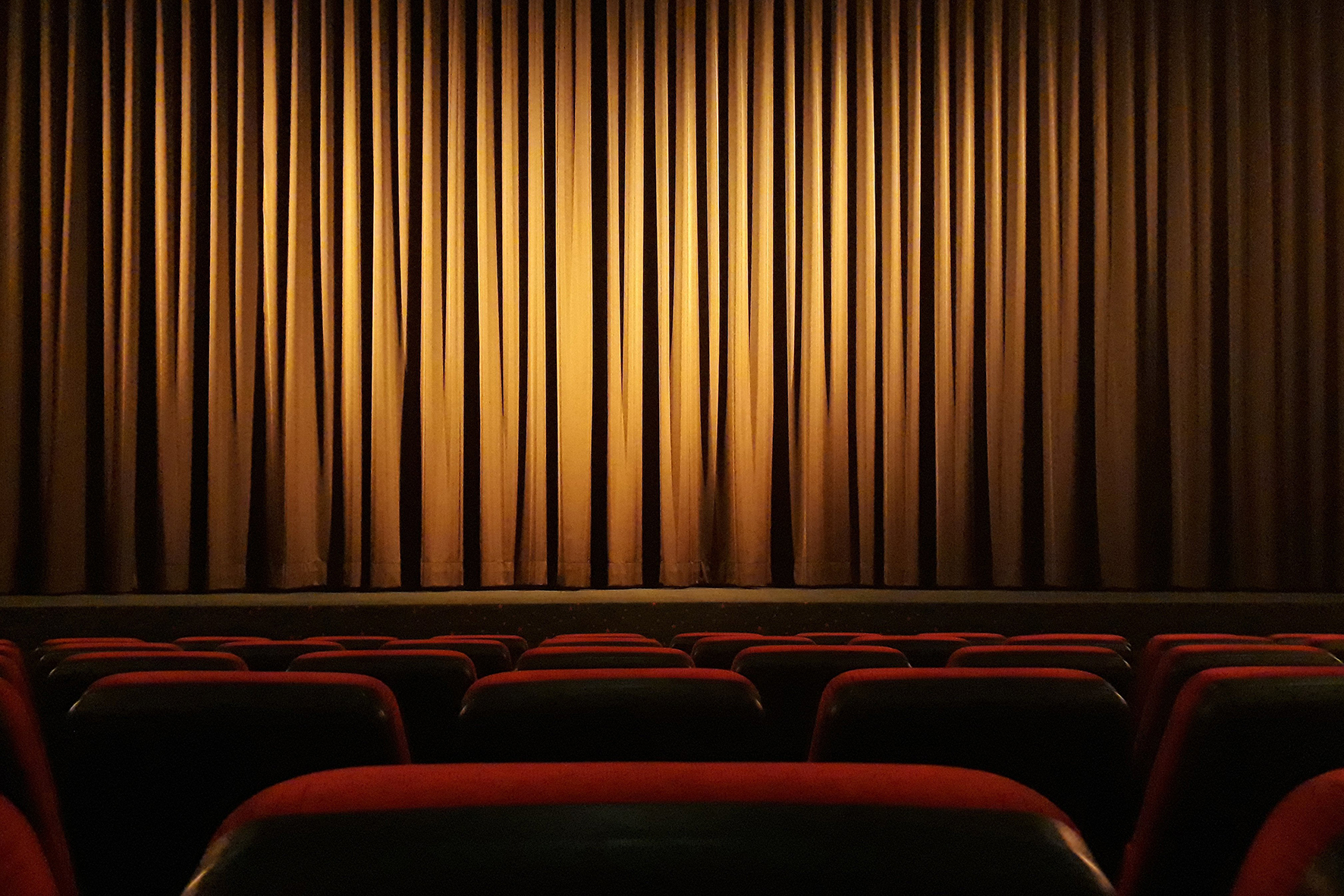 "Die wilden Alten", eine Schwerter Seniorentheatergruppe, ist zu Gast im VHS-Seniorenkreis Hennen.