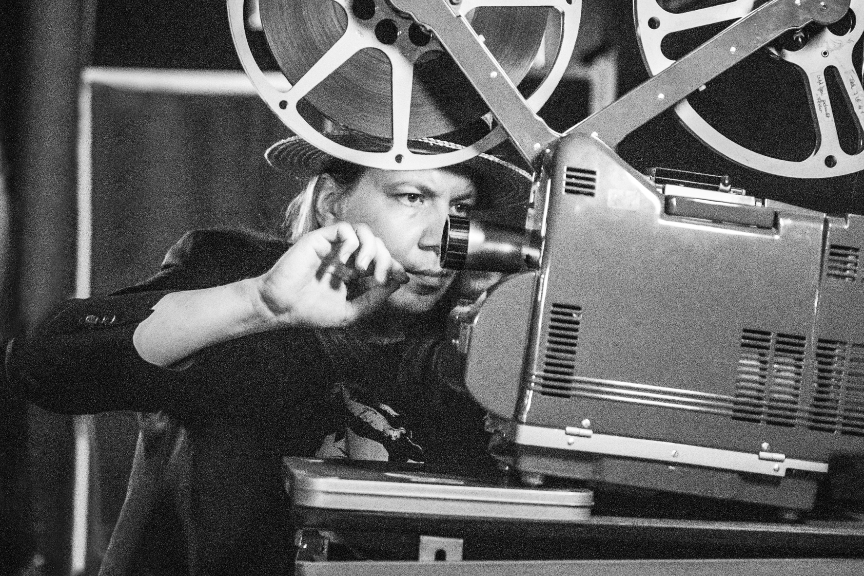 Ralph Turnheim gibt dem Holmes-Klassiker "Der letzte Hund von Baskerville" Ton und Stimme.