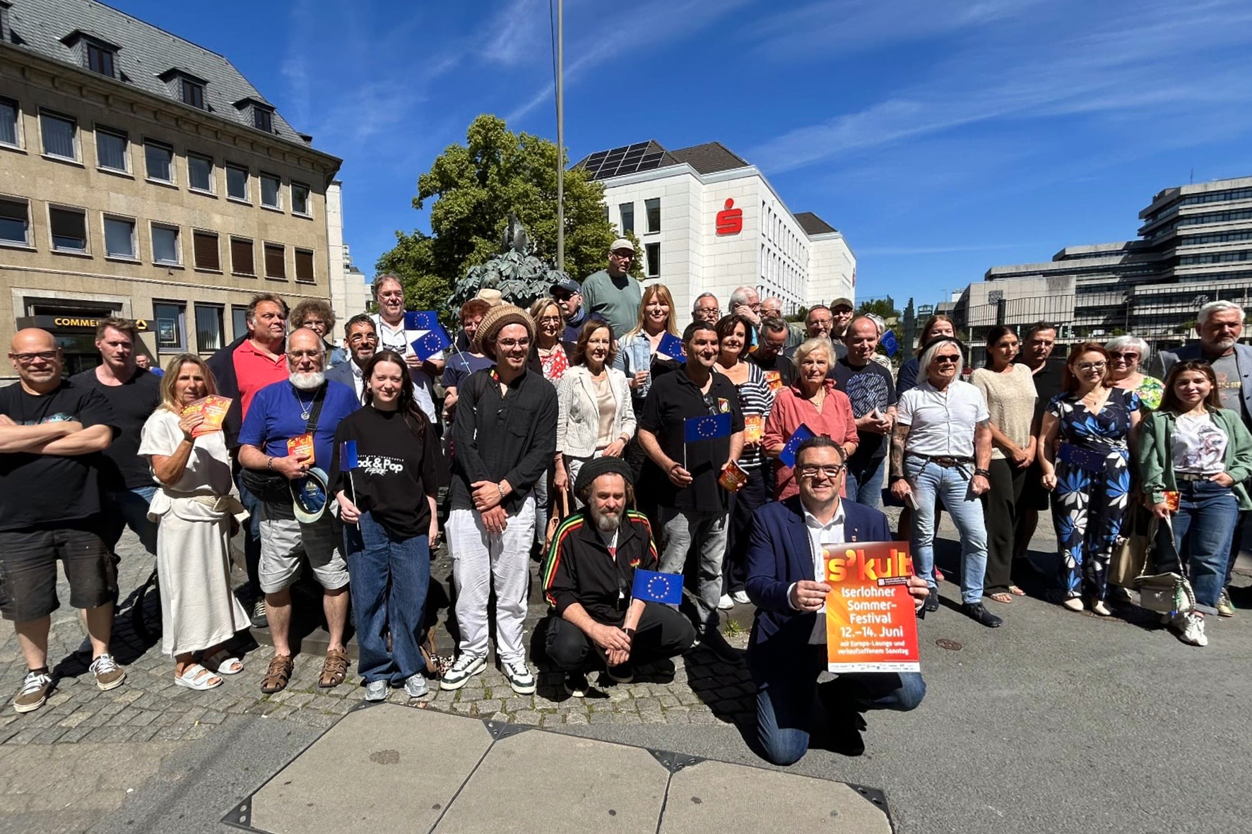 Mehr als 50 Künstlerinnen und Künstler bringen für das "is'kult" Sommerfestival drei Tage Programm auf 16 Bühnen und Spielorte in der Waldstadt.