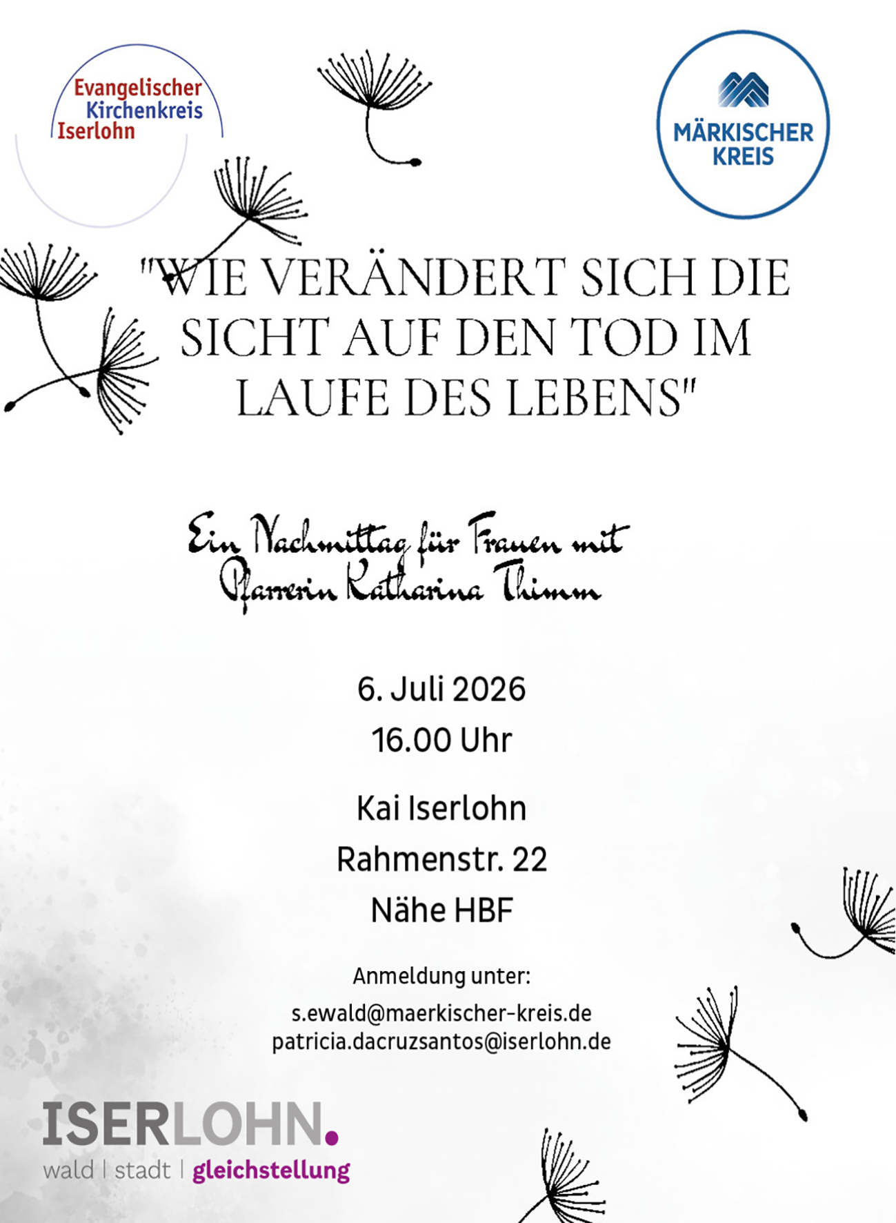 Gemeinsam mit Pfarrerin Katharina Thimm beschäftigen sich die Frauen mit der Sicht auf den Tod. 