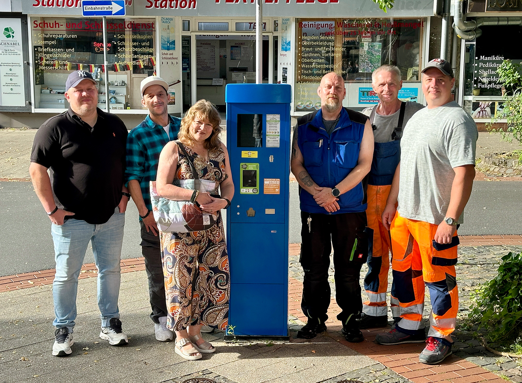 (v.l.n.r.) Alexander Meyer (SIH), Dennis Kemper (ght), Angela Schunke (Leiterin Bereich Sicherheit und Ordnung, Stadt Iserlohn), Mario Eis (ght), Thomas Roth (SIH), Tobias Gorczynski (SIH).