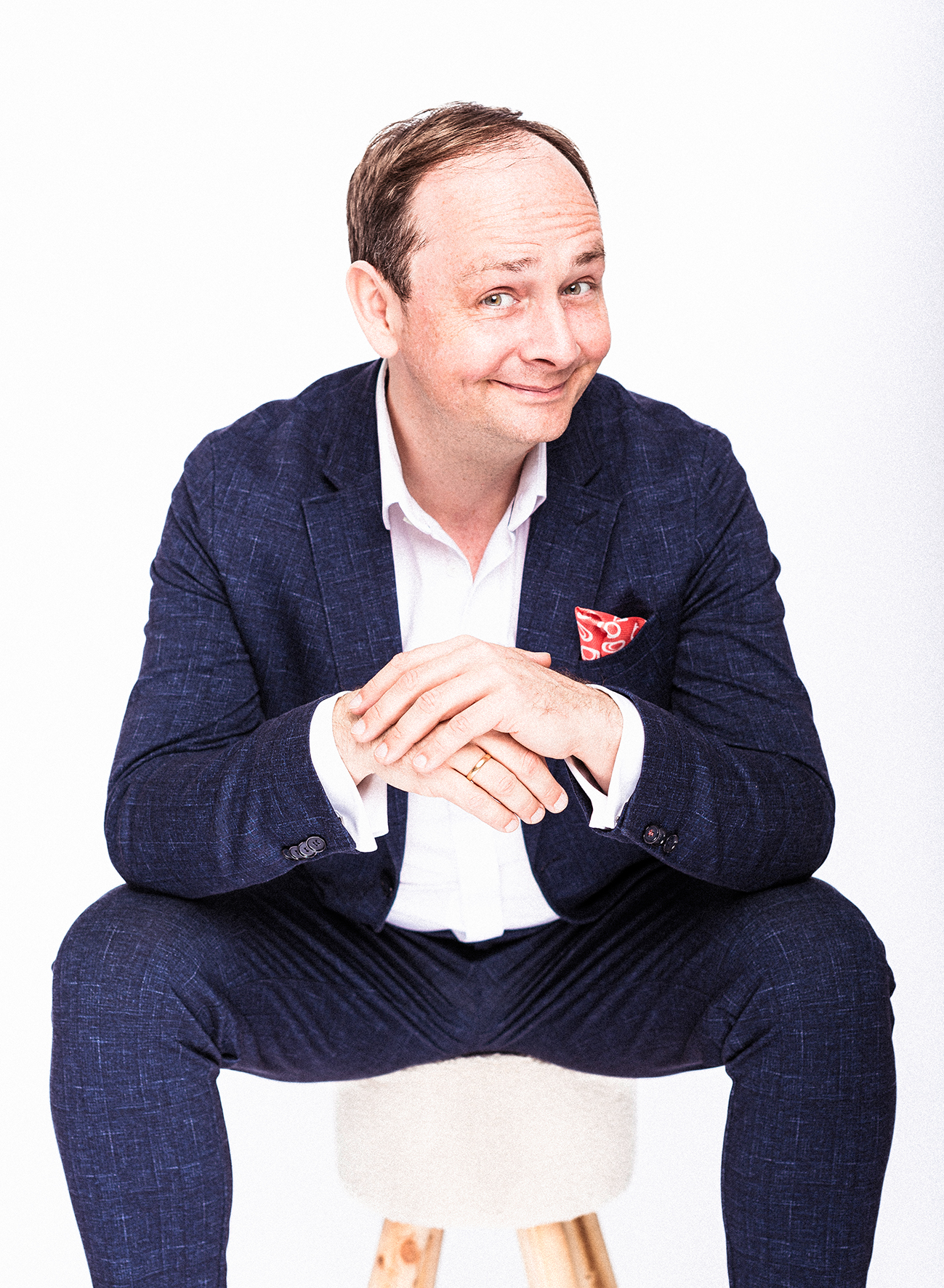 Christoph Reuter entführt am 17. September in die Iserlohner Stadtbücherei und taucht mit dem Publikum ab in die Welt des Musikkabaretts.