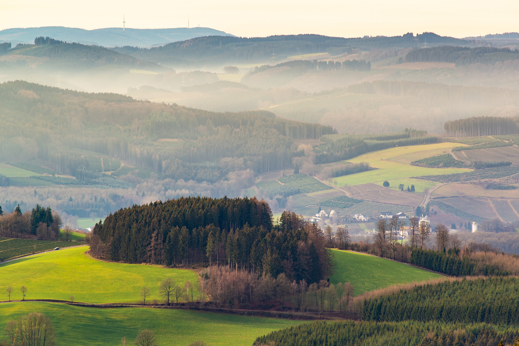 Die Anthologie mit Sauerländer Kurzgeschichten soll Lust auf die Region machen.