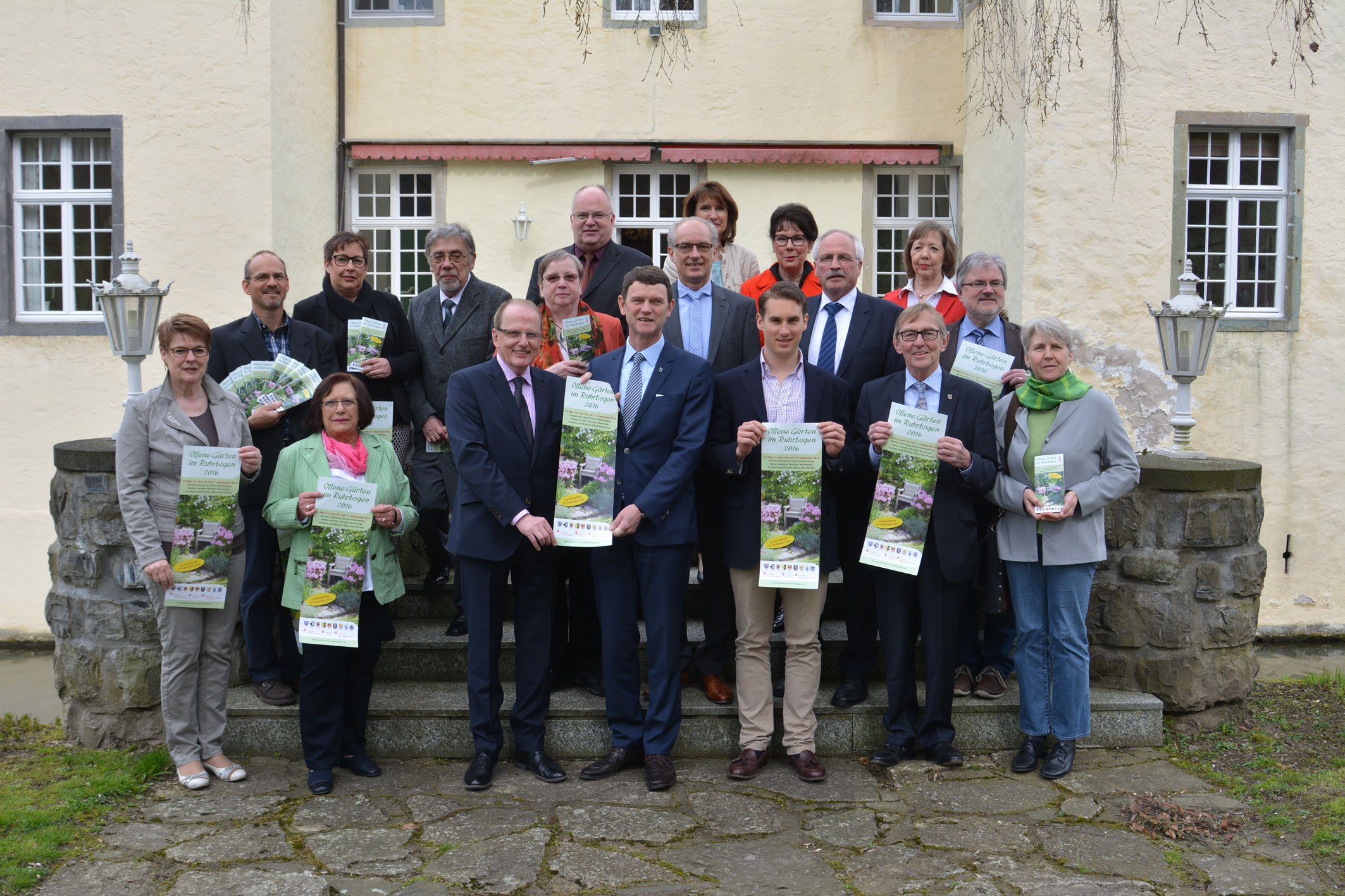 „Offene Gärten im Ruhrbogen“ 59 Gärten in neun Kommunen laden zum
